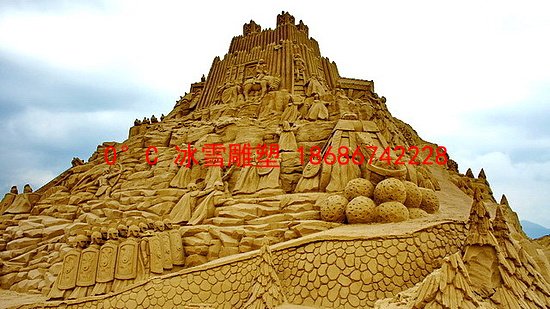 海滩沙雕画
